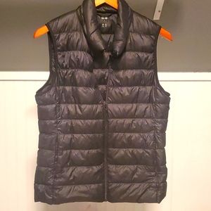 Uniqlo puffer vest